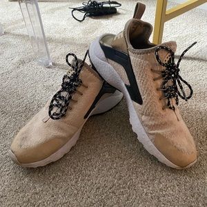 Nike Air Huarache Women’s